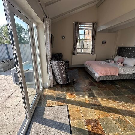 Dwylig Isa Holiday Cottages Rhuddlan Kamer foto