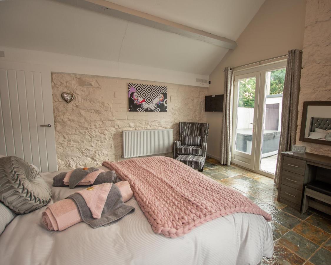 Dwylig Isa Holiday Cottages Rhuddlan Buitenkant foto