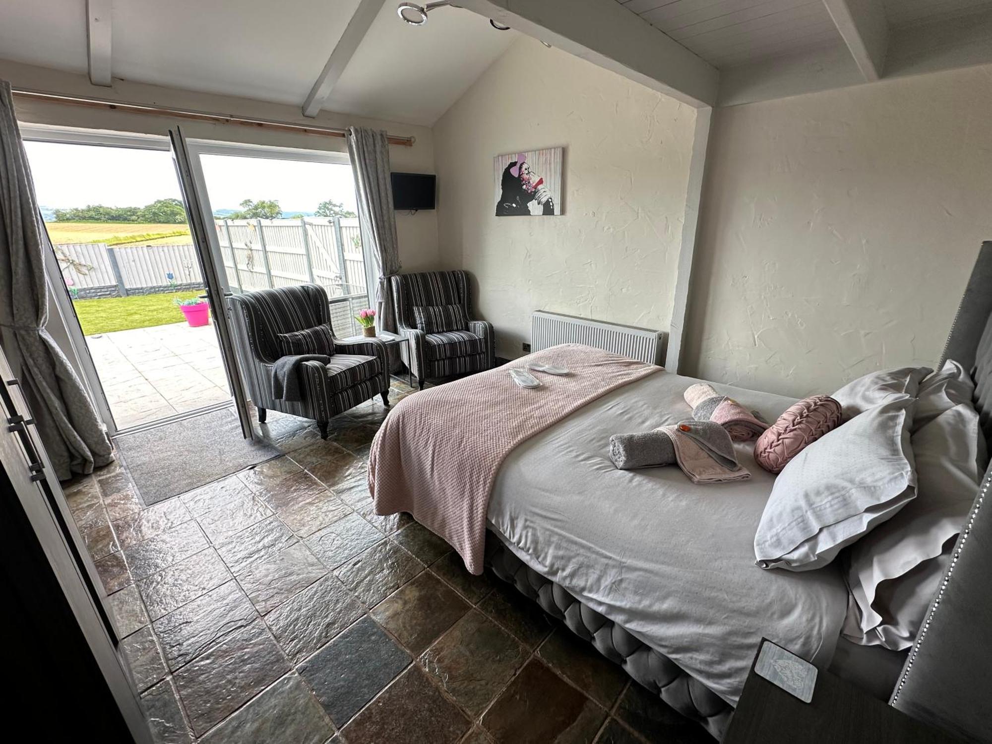 Dwylig Isa Holiday Cottages Rhuddlan Buitenkant foto