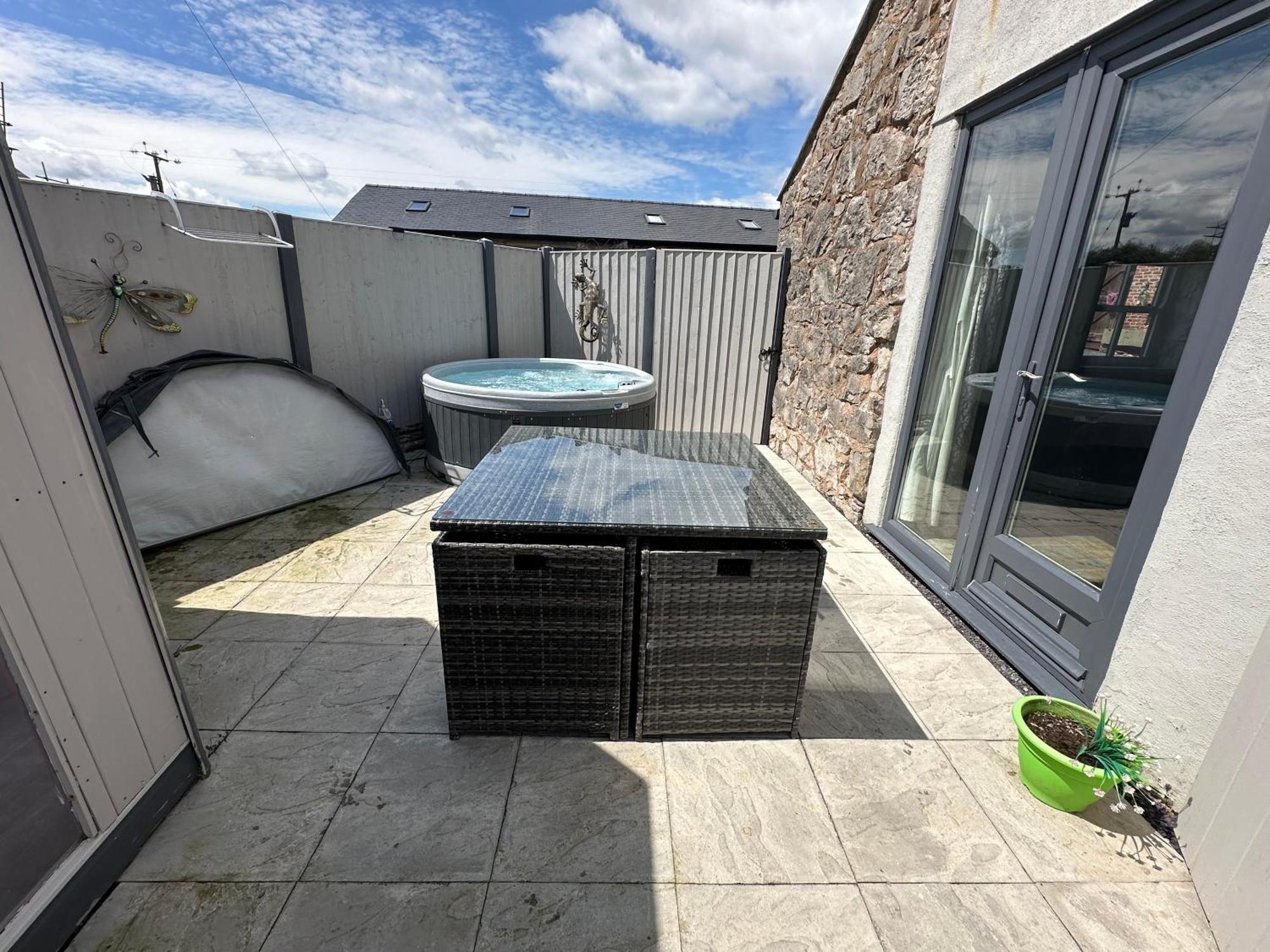 Dwylig Isa Holiday Cottages Rhuddlan Buitenkant foto