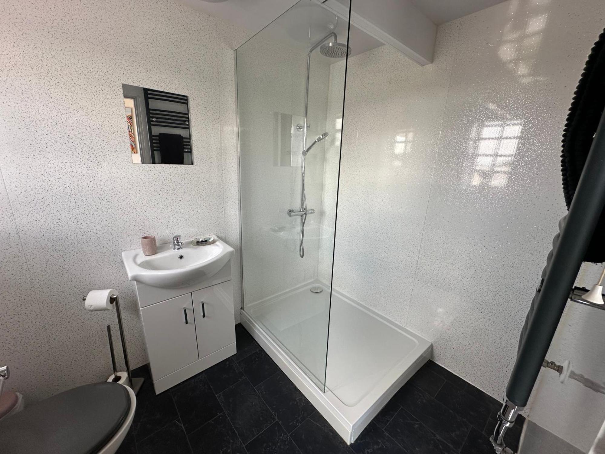 Dwylig Isa Holiday Cottages Rhuddlan Buitenkant foto