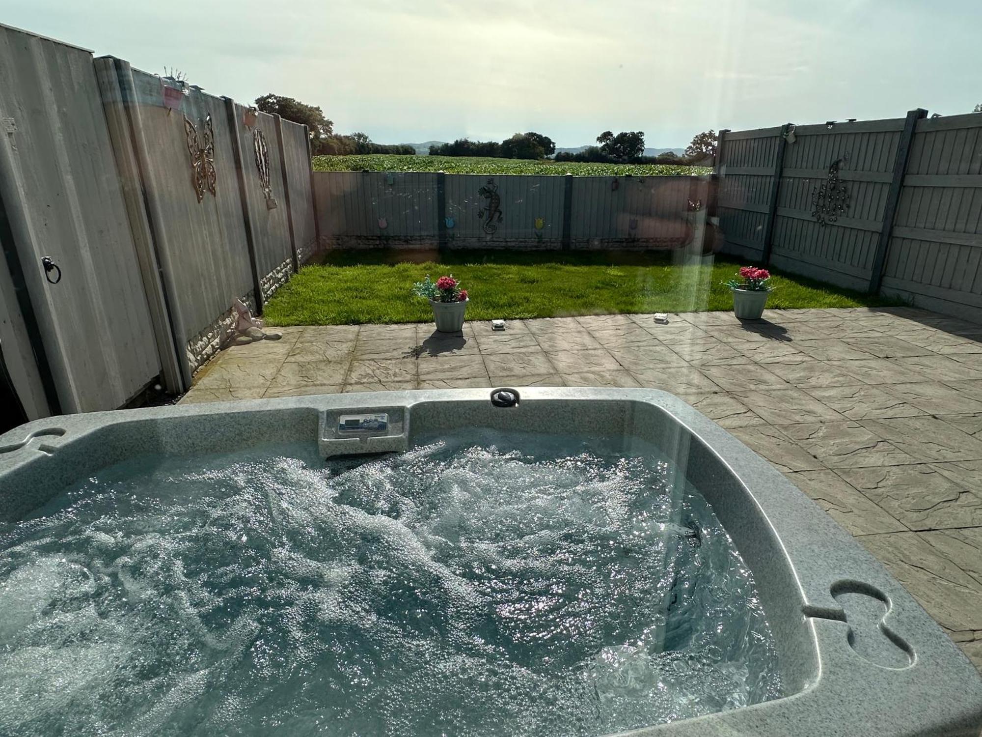 Dwylig Isa Holiday Cottages Rhuddlan Buitenkant foto